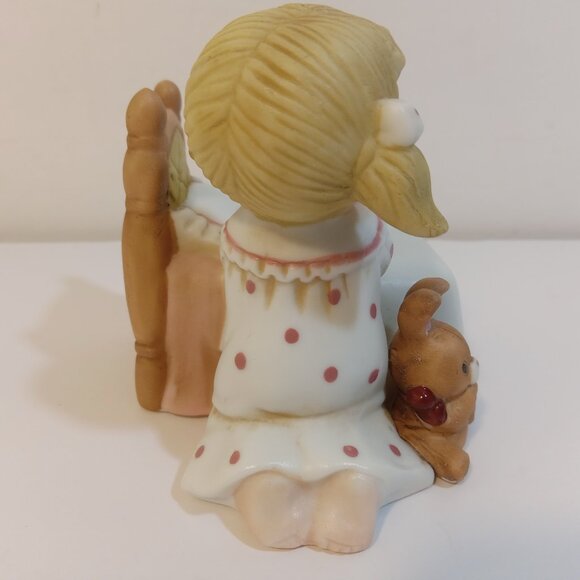 Homco Figurine Girl Praying At Bedside With Rabbit White Pink Brown Vintage 1420 - Picture 5 of 8